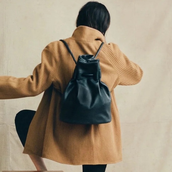 Are Studio Bell backpack in black leather - Picture 2 of 8